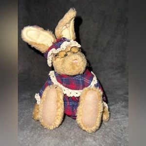 Boyds Bears Emily Babbit Stuffed Rabbit Collector's Piece 1990-2000 New With Tag